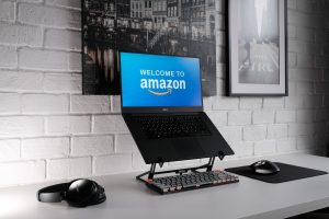 Amazon sfida Nvidia con l'appoggio di Apple:in ballo il domínio dell'intelligenza artificiale