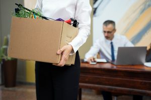 Le Big Tech licenziano: più crescita, meno dipendenti. L’equazione spietata dell’era AI