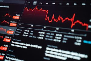 Kering-L'Oreal affare da 4 miliardi; confermato incontro Trump-Xi; borse tutte positive; Dbrs alza rating Italia