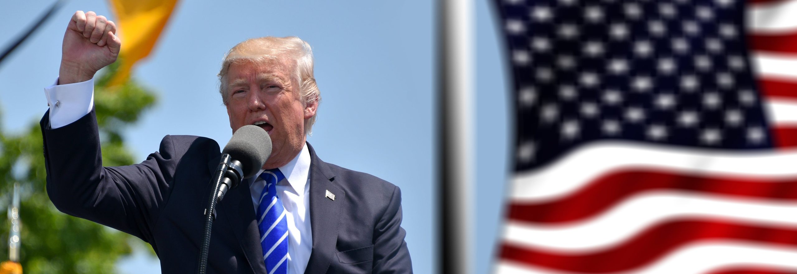 Truth Social vende i post di Trump a Wall Street: è legale pagare per ricevere prima i post del presidente?