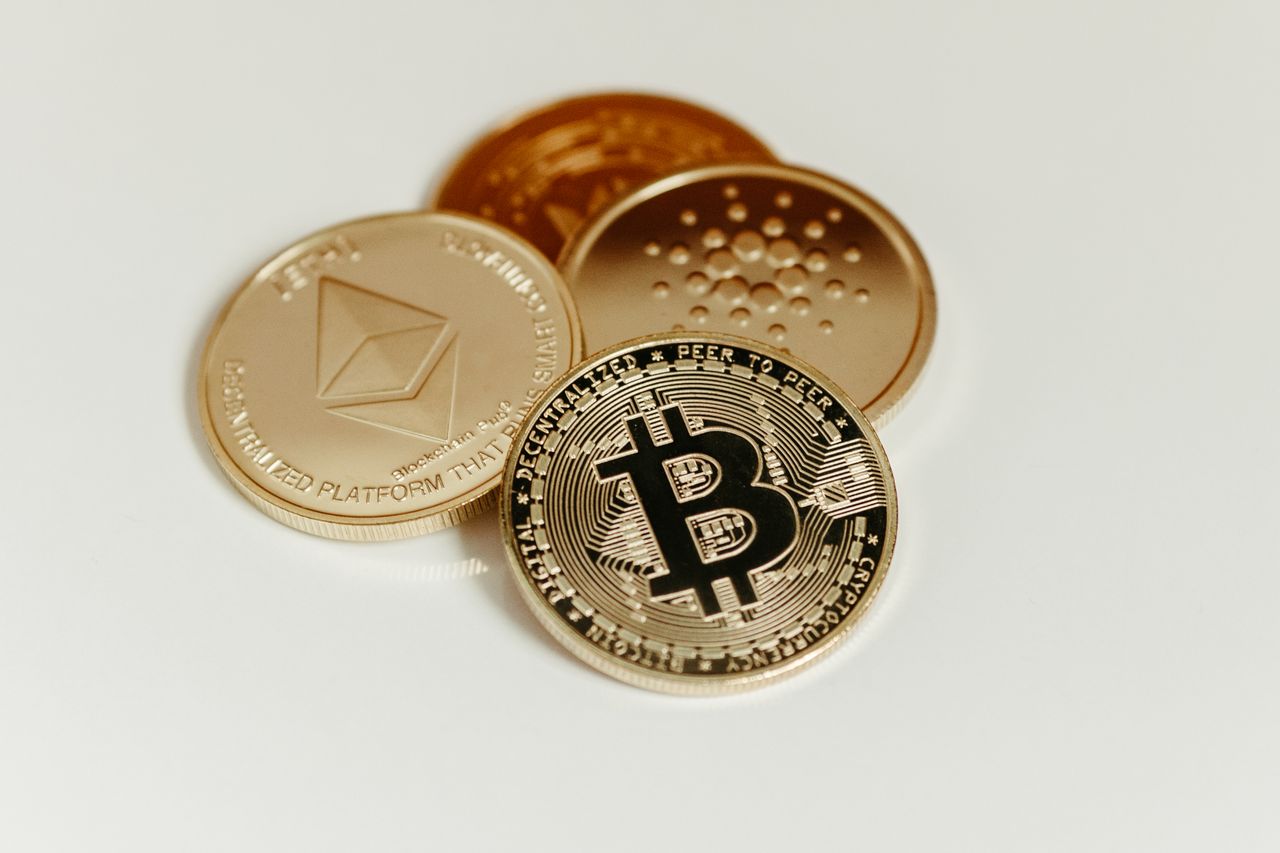 Oltre Bitcoin: Tether, Solana e la nuova geografia del mercato cripto